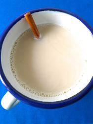3 calentar leche con canela