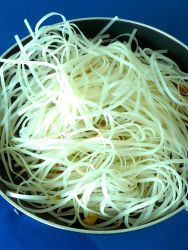 16 añadir tallarines