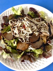 ensalada de setas y gulas