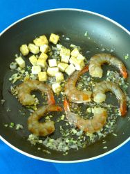 13 añadir tofu y gambas