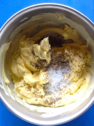 1 mezclar mantequilla anís y sal