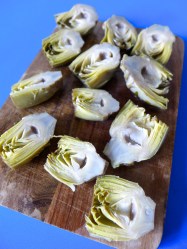 13 cortar las alcachofas por mitad