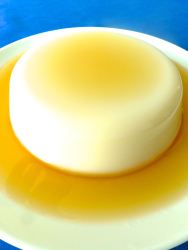 gelatina de leche de soja con caramelo entero