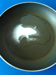 8 diluir azucar en aceite