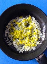 4 rehogar cebolla y zapallitos