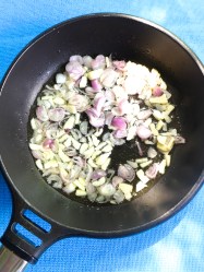 4 dorar ajo y chalotes