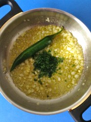 2 añadir perejil y guindilla