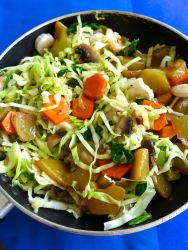 8 añadir sayote y zanahoria