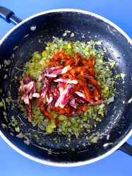 7 añadir jamon y chorizo