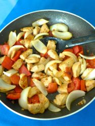 11 añadir pollo y ajo