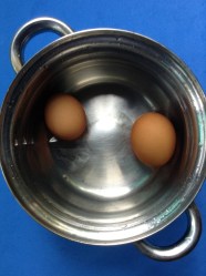 1 hervir 2 huevos