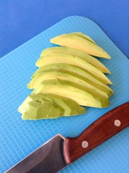 25 cortar aguacate