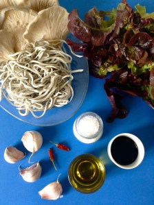 ensalada de setas y gulas ingr