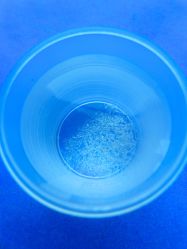 1 mezclar agua y sal